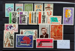 09 - 23 /  Côte D'Ivoire - Carte Avec Timbres - Tous ** - MNH - Côte D'Ivoire (1960-...)