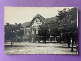 59   CPSM Petit Format  VIEUX-CONDE    Ecole De Garçons       Très Bon état - Vieux Conde