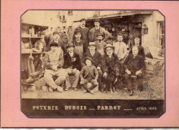 PHOTO 546 - 1892 - Photo Originale 24 X 18 - Poterie DUBOIS - PARROT - Potiers Dont 1 Avec Des Médailles Militaires - Métiers
