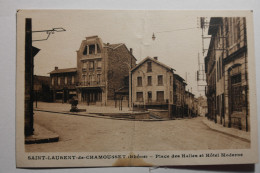 Cpa Saint Laurent De Chamousset Rhône Place Des Halles Et Hôtel Moderne - Voir Descriptif Avant D'enchérir - TOP03 - Saint-Laurent-de-Chamousset