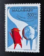 Madagascar Madagaskar 1992 Mi. 1387 A Journée Mondiale De La Poste Weltposttag World Post Day Joint Issue - Emissions Communes