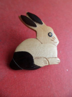 Broche Lapin Lièvre - Bois Plusieurs Essences - Brooches