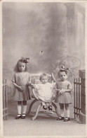 CARTE PHOTO BARENTIN FAMILLE ENFANTS 1925 GISELE YVONNE EDITH DOS DIVISE NON ECRIT - Barentin