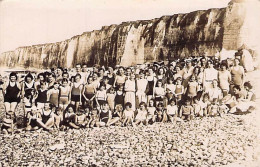 CARTE PHOTO GROUPE DE NAGEURS NATATION 1936 CONGES PAYES DOS DIVISE NON ECRIT - Natation
