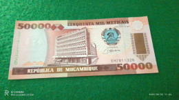 MOZAMBİK -1993            50 000      METICAIS        UNC - Malawi