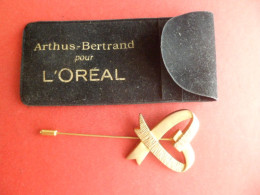 Broche Arthus Bertrand Pour Parfum L'Oreal - Dans Sa Feutrine - Broches