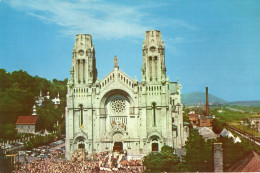 CANADA - QUEBEC - SAINTE ANNE DE BEAUPRE - Pèlerins à La Basilique Le 26 Juillet - Ste. Anne De Beaupré