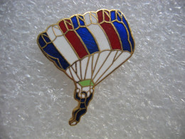 Pin's Montgolfière , Voltigeur - Montgolfier