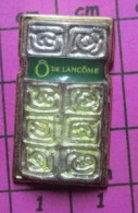 516c Pin's Pins / Beau Et Rare / PARFUMS / FLACON DE PARFUM Ô DE LANCÔME - Parfums