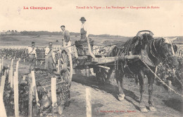 CPA 51 LA CHAMPAGNE / TRAVAIL DE LA VIGNE / LES VENDANGES / CHARGEMENT DU RAISIN - Autres & Non Classés