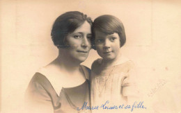 CARTE PHOTO - Portrait - Une Mère Avec Sa Fille - Carte Postale Ancienne - Fotografie