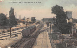 CPA 51 VITRY LE FRANCOIS / INTERIEUR DE LA GARE / TRAIN - Vitry-le-François