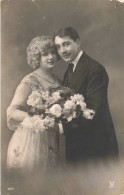 CARTE PHOTO - Noces - Couple De Jeunes Mariés -  Carte Postale Ancienne - Matrimonios