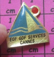 516c Pin's Pins / Beau Et Rare / EDF GDF / SERVICES CANNES VOILIER VOILE BATEAU ? - EDF GDF