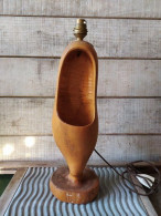 Ancienne Lampe Sabot Sculpté Bois Sabotier Art Populaire - Lámparas Y Arañas