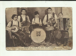 PHOTO.SOUVENIR DU PASSAGE DE LA PETITE TROUPE  FALLONE ";le Plus Petit Jazz Accompagne Du Plus Petit Accordéoniste 7 Ans - Fotos