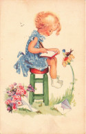 ENFANTS - Dessins D'enfants - Petite Fille Dessinant Assise Sur Un Tabouret - Carte Postale Ancienne - Disegni Infantili