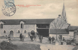 CPA 51 CHALONS SUR MARNE / INTERIEUR D'UNE FERME EN CHAMPAGNE - Châtillon-sur-Marne