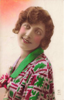 CARTE PHOTO - Femme Souriant - Colorisé - Carte Postale Ancienne - Photographie