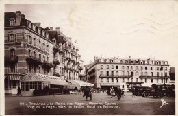 Trouville * Place Et Hôtel Du Casino * Hôtel De La Plage , Du Helder , De Bellevue - Trouville