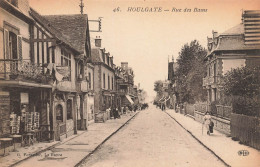 Houlgate * La Rue Des Bains * Commerces Magasins De Cartes Postales - Houlgate