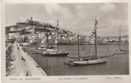 ESPAGNE. BALEARES. IBIZA Cpsm 9x14. La Ciudad Y El Porto (nombreux Voiliers) - Ibiza