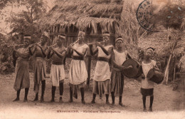 Ethnologie Madagascar: Groupe De Musiciens Betsimisaraka - Carte De 1924 - Africa