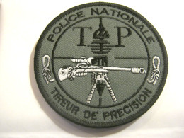 ECUSSON P.N TP TIREUR DE PRECISION SCRATCH AU DOS 85MM ETAT EXCELLENT - Policia