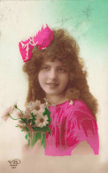 Enfants -  Portrait - Une Petite Fille Tenant Des Marguerites - Nœud Rose - Colorisé - Carte Postale Ancienne - Abbildungen