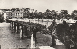 Delcampe - 40 - HOSSEGOR - Pont Sur Le Canal Du Lac Et Hôtel Mercédès - Hossegor
