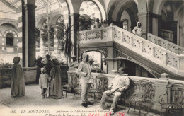 FRANCE - Le Mont Dore - Intérieur De L'établissement Thermal à L'heure De La Cure - Carte Postale Ancienne - Auvergne Types D'Auvergne