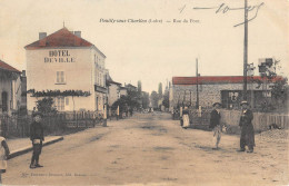 CPA 42 POUILLY SOUS CHARLIEU / RUE DU PONT - Autres & Non Classés