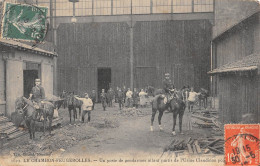 CPA 42 LE CHAMBON FEUGEROLLES / UN POSTE DE GENDARME ALLANT PARTIR DE L'USINE CLAUDINON - Other & Unclassified