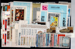 LOT OF 224 STAMPS MINT+USED+ 16 BLOCKS MI- 80 EURO VF!! - Collections (sans Albums)