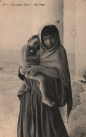 Ethnologie Afrique Du Nord - Une Jeune Mère - Carte ND Phot. N° 579 T. Non Circulée - Africa