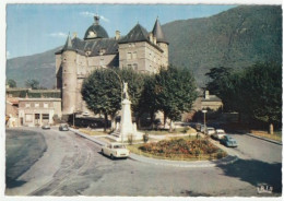 LA  PLACE  ET  LE  CHATEAU - Viriville