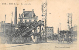 CPA 42 RIVE DE GIER / LA PASSERELLE - Rive De Gier