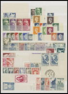 SAMMLUNGEN , Postfrische Teilsammlung Frankreich Von 1945-60 Mit Mittleren Ausgaben, U.a. Mi.Nr. 782, 1120, 1132-34, Pra - Collections