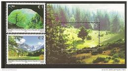 KOSOVO - EUROPA 2011 -TEMA ANUAL  " BOSQUES".- SERIE De 2 V. + HOJITA BLOQUE.- DENTADO  (PERFORATED) - 2011