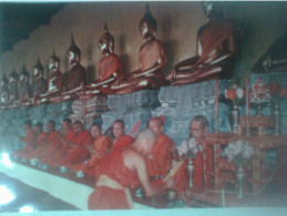 A Gallery Of Buddha Statues In Wat Pho Bangkok Thailand - Buddhismus