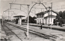 GUJAN MESTRAS LA GARE CPSM 9X14 TBE - Gujan-Mestras