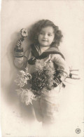 ENFANT - Portrait - Petit Garçon Habillé En Marin Avec Un Bouquet De Fleurs - Carte Postale Ancienne - Portraits