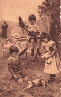 ENFANT - Dessin D'enfants - Trois Dans Leur Jardin Et Jouant Avec Leur Chat -  Carte Postale Ancienne - Kindertekeningen