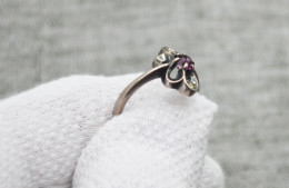 Beautiful Vintage Gemstone Ring - Bagues