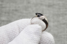 Beautiful Vintage Silver Ring With Stone - Ringe