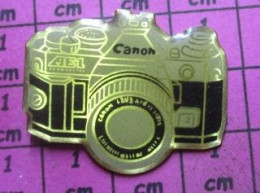 818A Pin's Pins / Beau Et Rare / PHOTOGRAPHIE / APPAREIL PHOTO CANON AE1 - Photographie