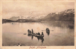 PHOTOGRAPHIE - Paijeb Allesjaure - Des Hommes Traversant Un Lac En Barque - Carte Postale Ancienne - Photographs