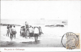 Na Praia Do Chiloango (Plage De Louango, Angola) Timbre De Guiné 20 Reis - Angola