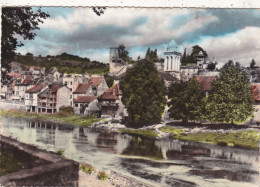 24. MONTIGNAC- LASCAUX ; Cpsm; VIEILLES MAISONS AU BORD DE LA VEZERE. ANNEE 1968 + TEXTE - Montignac-sur-Vézère