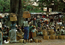 18032 HAUTE VOLTA  GAOUA  Scène De Marché  En Pays LOBI    (2 Scans) - Burkina Faso